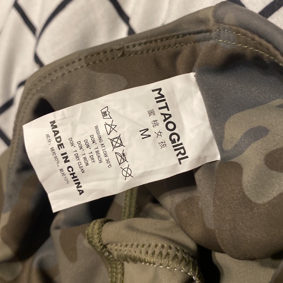 never worn - Picture 3 of 3